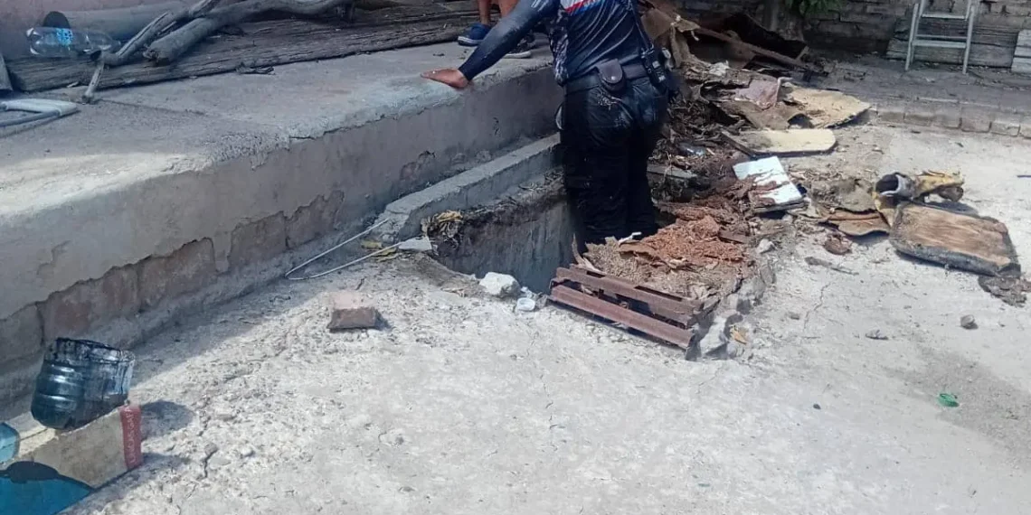 Drama y milagro en el Pasaje Simón: la Policía Ciclística rescató a una mujer atrapada en un sótano