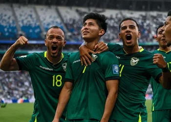 Bolivia remonta ante Surinam y queda a un paso del Mundial 2026