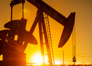 Por la crisis en Medio Oriente, suben las retenciones a las exportaciones de petróleo en Argentina