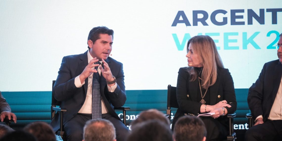 El gobernador Orrego participó de las mesas de diálogo de IDEA en Nueva York