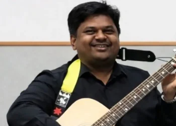 Escándalo en India: suspenden a un profesor tras proponerle matrimonio a una alumna de 19 años en plena clase