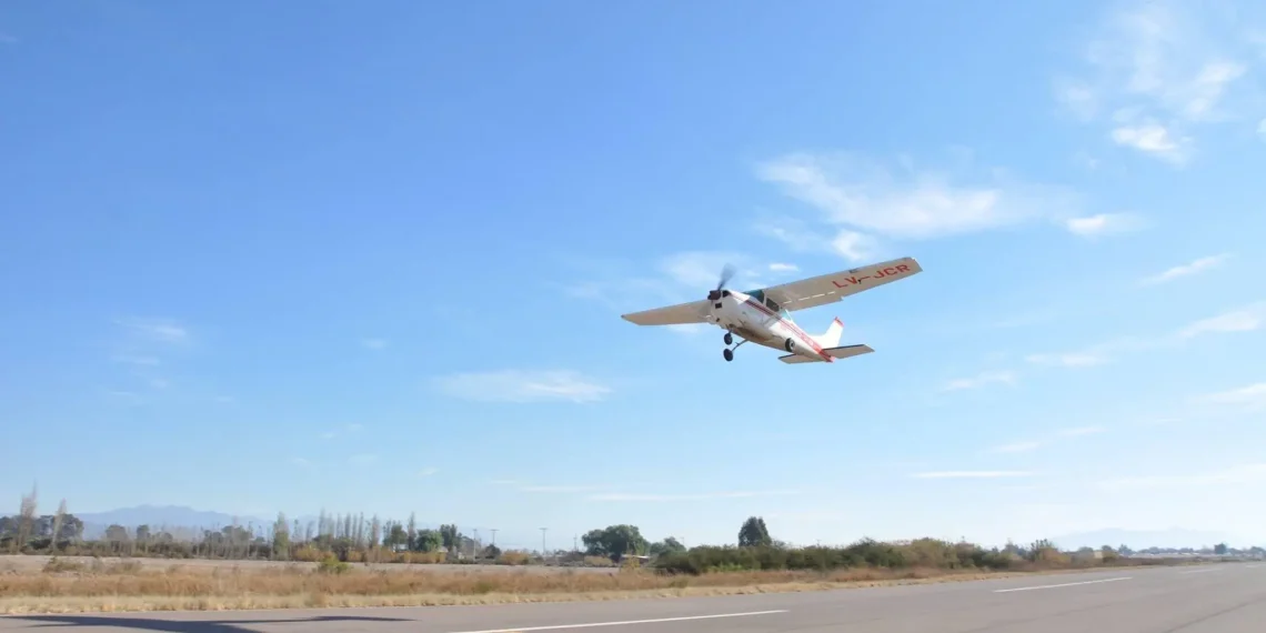 Susto en el aire de Pocito: el Aeroclub aclaró que el aterrizaje fue controlado y profesional