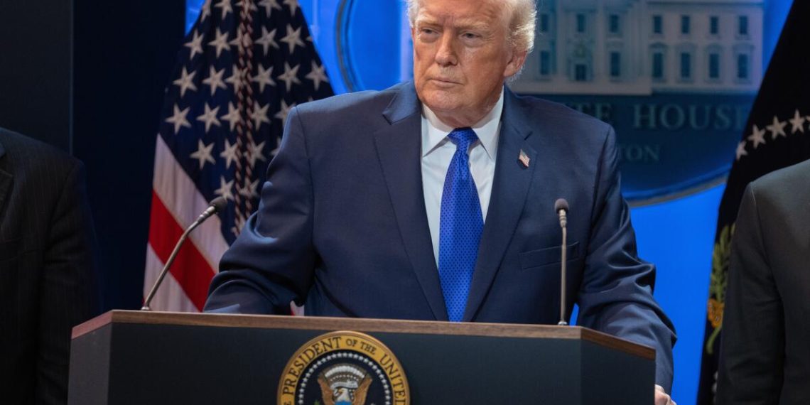 Trump asegura que EE. UU. posee un arsenal ilimitado frente a la escalada en Medio Oriente