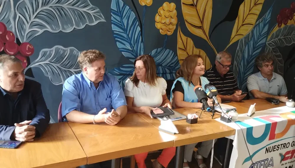 Docentes de San Juan suspenden el paro de 48 horas y activan una «Marcha de Antorchas»