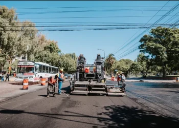 Avanza la pavimentación de Avenida España: intensifican labores en el cruce con Avenida Libertador