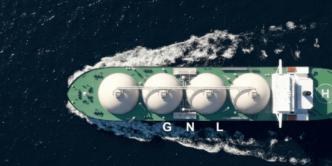 Invierno caliente: El Gobierno delega la importación de gas en privados y la guerra en Medio Oriente presiona las tarifas