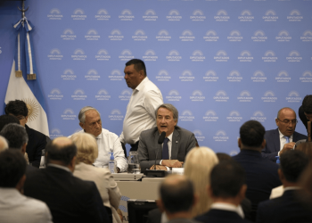 Glaciares en debate: tras un inicio tenso, continúa la audiencia clave por la reforma de la ley