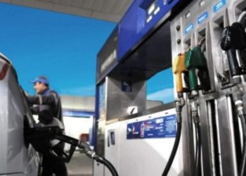 Lunes de surtidores: Nuevo aumento nacional en las naftas y expectativa en San Juan