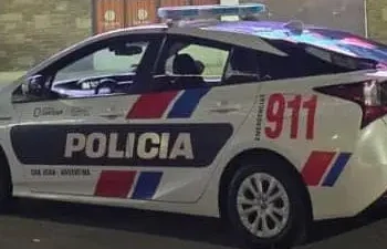 Héroe de azul en Rawson: un policía le salvó la vida a un bebé de 9 meses que se ahogaba con sus juguetes