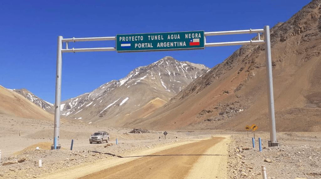 Agua Negra: Refuerzan operativos ante la expectativa de un flujo masivo por el fin de semana largo