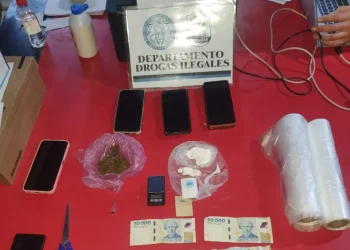 Detuvieron a una pareja tras un allanamiento por venta de estupefacientes en La Bebida