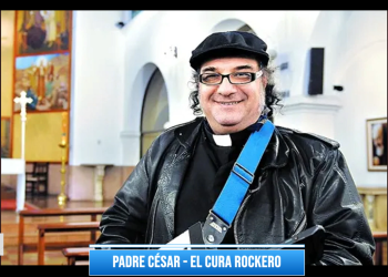El Padre César, el cura que cambió el órgano por la guitarra eléctrica: «El rock es un lenguaje de fe»
