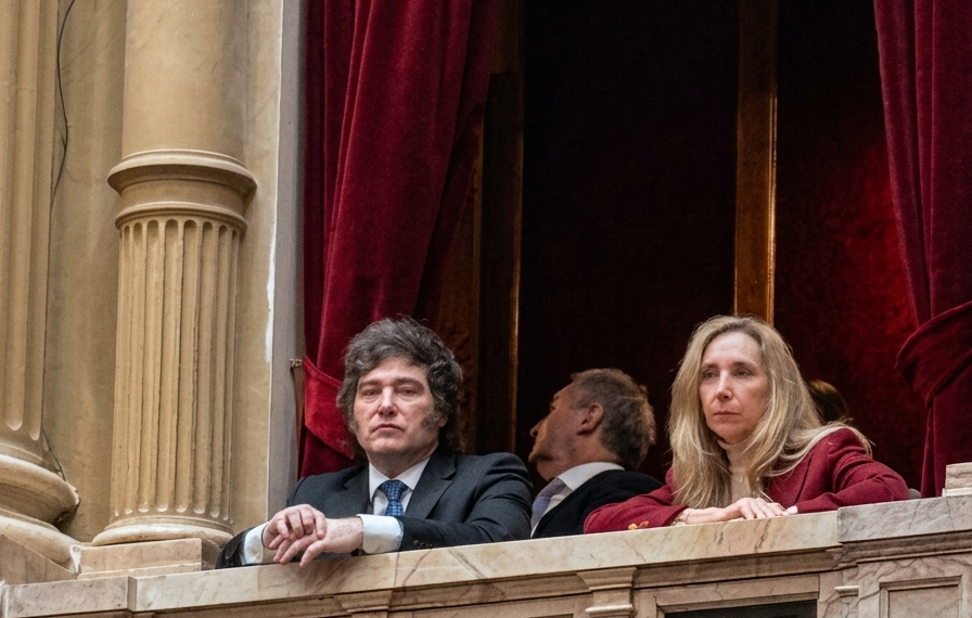 Fuerte respaldo oficialista: Adorni ya esta exponiendo en la Camara de Diputados bajo la mirada de Milei