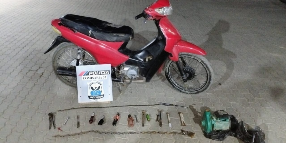 Hallaron una moto con armas blancas y herramientas tras una persecución en caucete