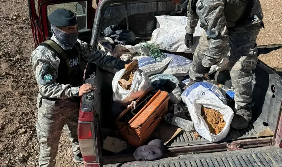 Tensión en la alta montaña: Gendarmería detuvo a cuatro piratas del oro chilenos en San Juan