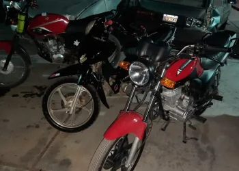 Fue detenido tras circular sin documentos y negarse a identificar ante la policía