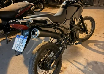 Recuperan en Rawson una moto robada tras una persecución por el Conector Sur