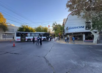 Urgente: Es muy grave el estado de la mujer atropellada en el microcentro sanjuanino