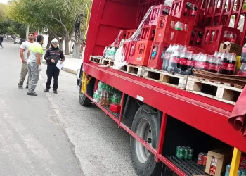  Lo atraparon cuando intentaba robar bebidas de un camión de Coca-Cola en la Terminal