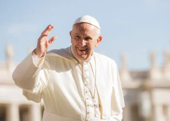 Rawson inaugura el monumento al Papa Francisco y nombra su parque nacional en su honor