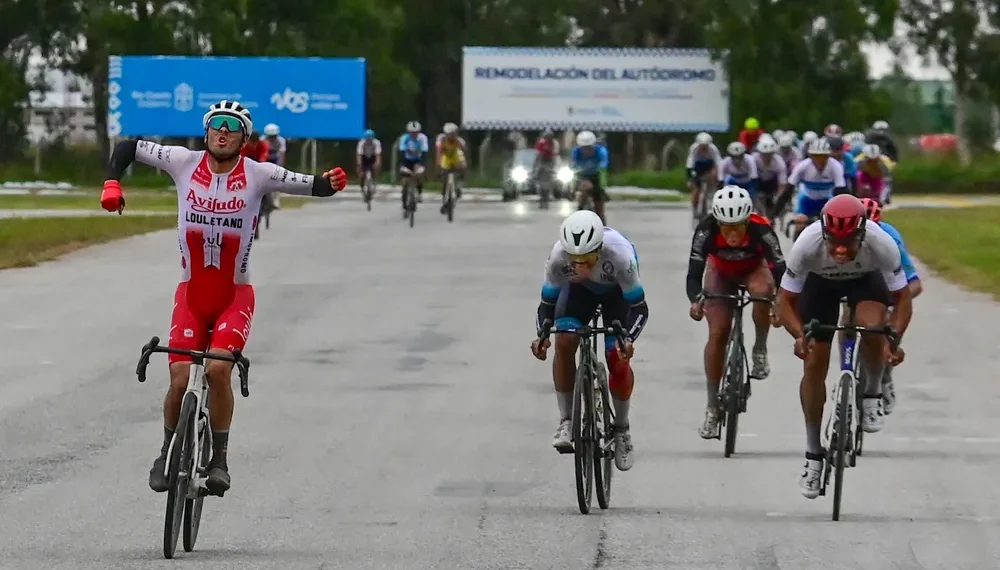 Nicolás Tivani se corona «Rey» del ciclismo nacional: triunfo épico en el Argentino de Ruta