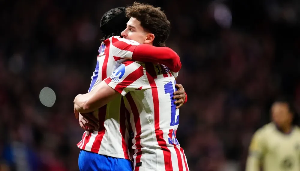 Triunfo amargo: el Barcelona ganó en Madrid pero el Atlético del «Cholo» se metió en semis