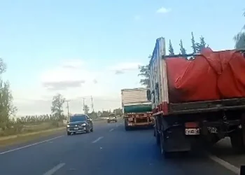 Polémica en la Ruta 20: un conductor sanjuanino apuntó contra los camioneros por la lentitud durante la cosecha