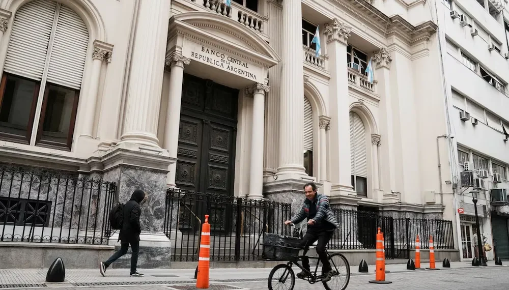 Paritarias récord: el sueldo inicial de los bancarios llega a una cifra record