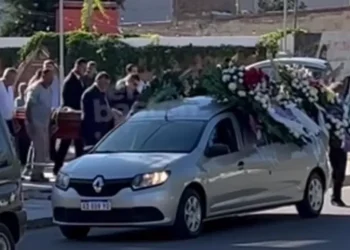 Emotivo último adiós al fotógrafo hallado en 25 de Mayo