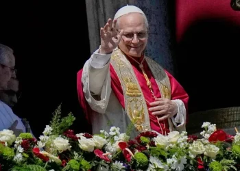 León XIV encabezó su primera misa de Pascua y lanzó un fuerte mensaje por la paz en Medio Oriente