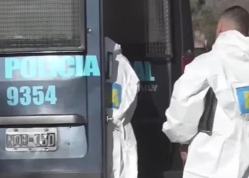 Horror en Buenos Aires: un nene de 12 años encontró el cuerpo de su madre enterrado en la casa de su pareja