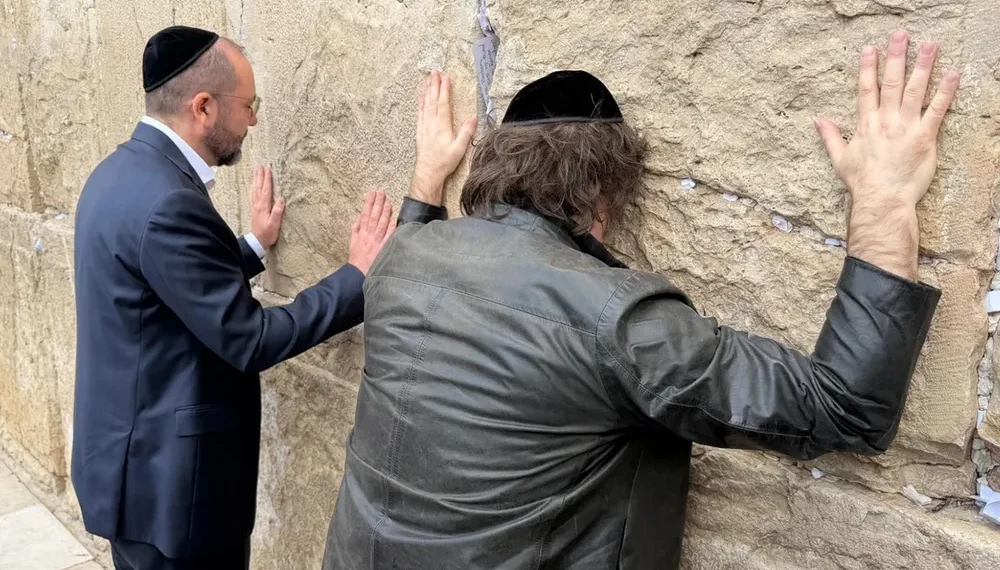 Javier Milei arribó a Israel y visitó el Muro de los Lamentos: agenda clave y alineamiento estratégico