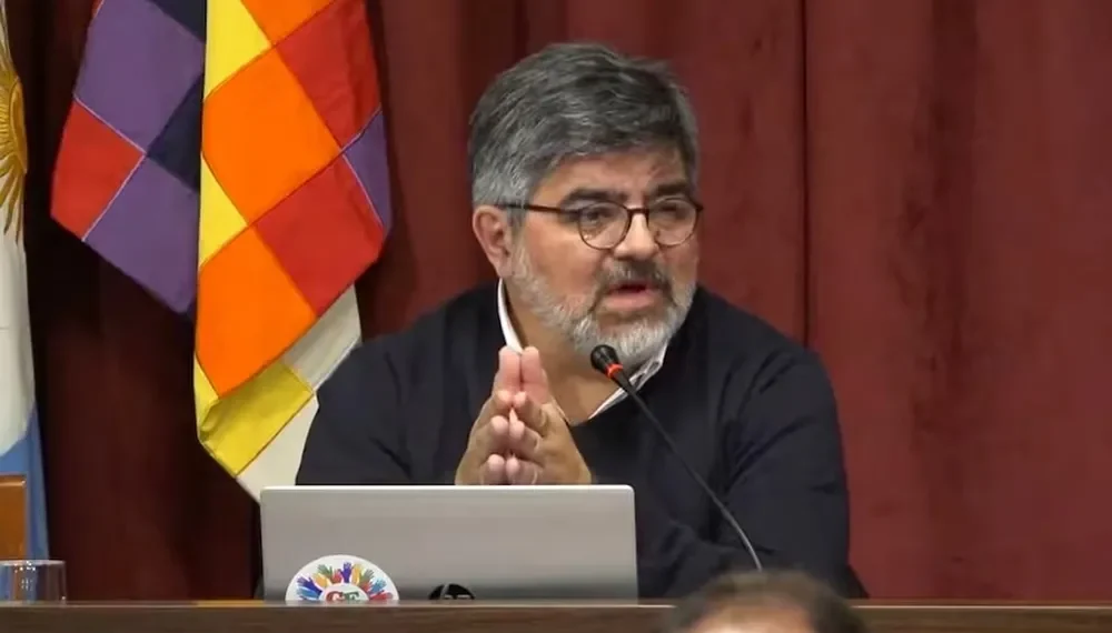 Denuncian penalmente al juez que frenó la reforma laboral