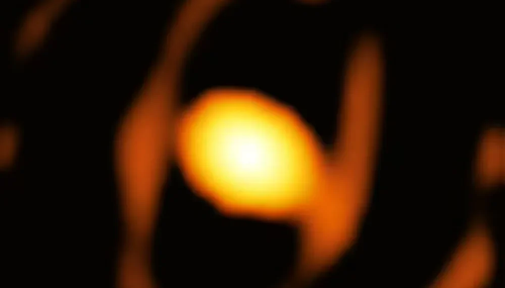 Alerta astronómica: una de las estrellas más masivas del cosmos entra en una fase inusual y perturbadora