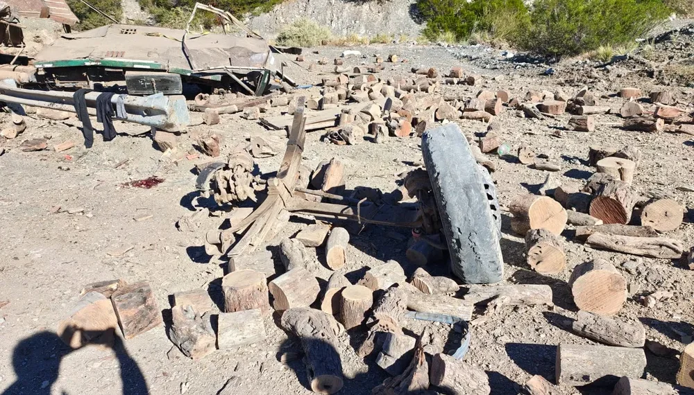 Tragedia en Pachaco: un muerto y un joven luchando por su vida tras un brutal vuelco en la Ruta 414
