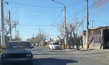 Violencia en Rawson: Motochorros balearon a una joven en el Barrio Güemes tras un forcejeo