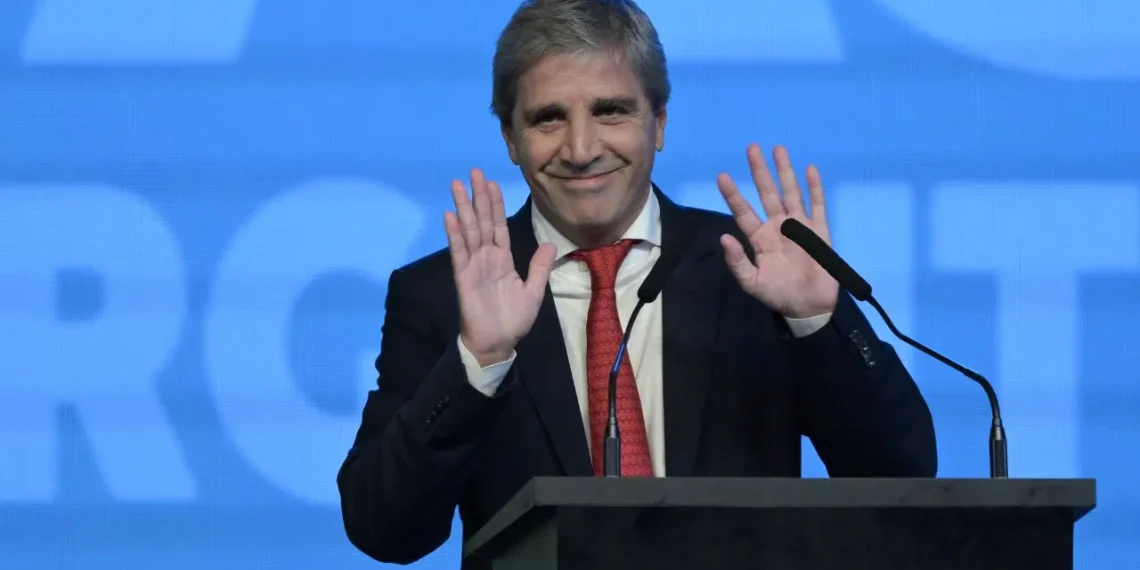 Misión en Washington: Luis Caputo busca destrabar fondos clave ante el FMI y el Banco Mundial