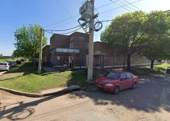 Violencia en los pasillos: un alumno atacó a otro con la cadena de su moto dentro de una escuela