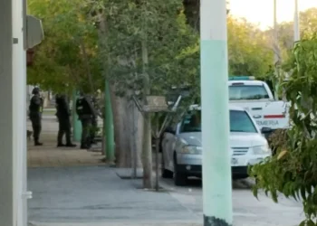 Papelón y terror en Rivadavia: Gendarmería se equivocó de casa y reventó la puerta de una familia inocente