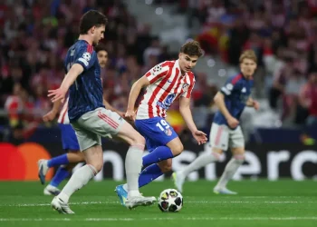 El Atlético no pasó del empate ante Arsenal y las alarmas se encendieron por Julián Álvarez