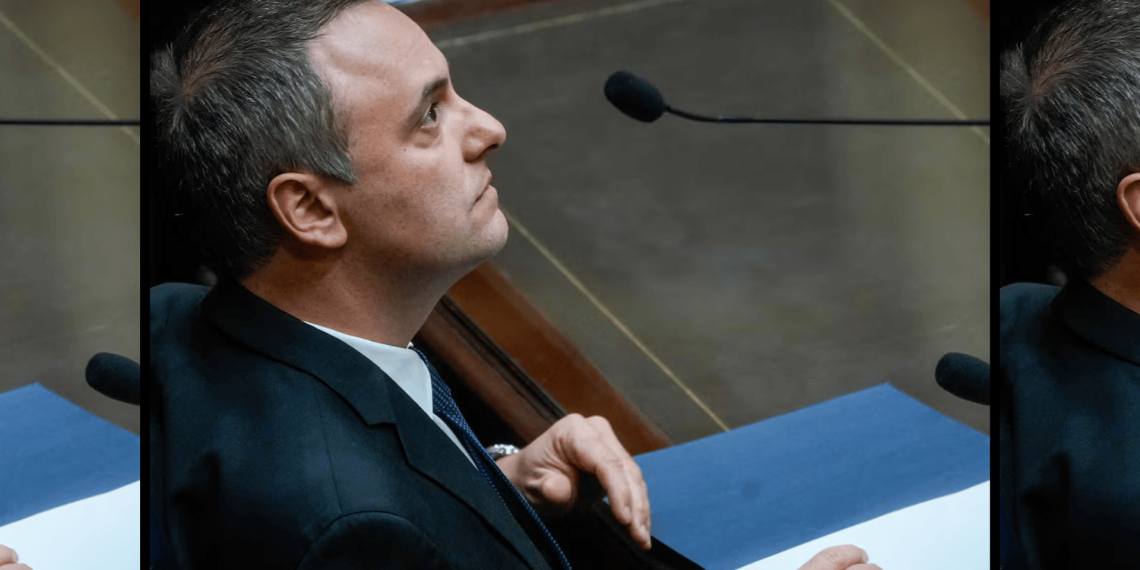 Morosidad, inflación y el impacto de Medio Oriente: los ejes del informe de gestión de Manuel Adorni