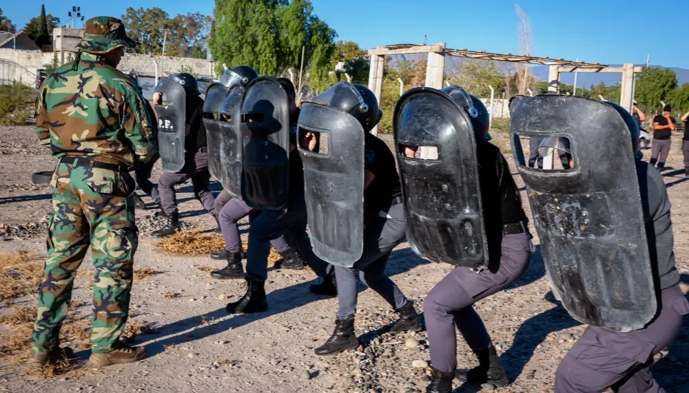 Fortalecimiento institucional: el Servicio Penitenciario capacita a 150 efectivos en estándares de seguridad