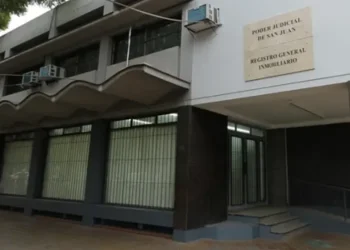 Escándalo en el Registro Inmobiliario: dictan orden de detención para un empleado judicial tras faltar a su juicio