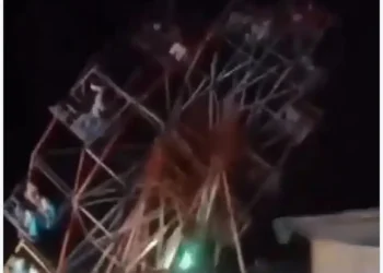 Pánico en la India: colapsó una rueda de la fortuna de 18 metros y hay decenas de heridos