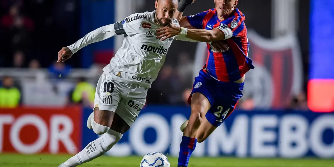 San Lorenzo estuvo a la altura, pero no pudo quebrar al Santos de Neymar