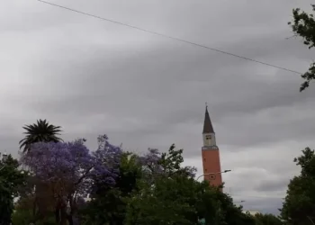 Sábado con aire otoñal: viento fresco y descenso de temperatura en San Juan