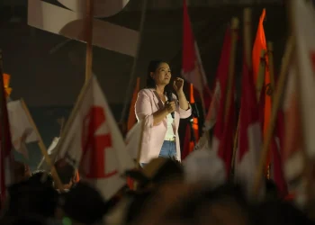 Elecciones en Perú: Keiko Fujimori y el izquierdista Roberto Sánchez van al balotaje tras un escrutinio cargado de denuncias