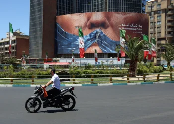 Tras 87 días de apagón digital: Irán ordenó restablecer el acceso internacional a internet para mitigar el aislamiento