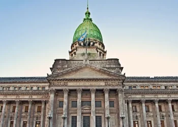 Primicia legislativa: el Ejecutivo ingresó a la Cámara de Diputados los proyectos de «Súper RIGI» y la «Ley de Lobby»