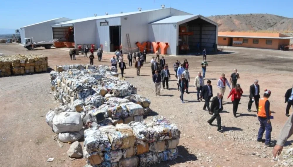 Economía circular en San Juan: amplían convenio para reinsertar más de 100 mil kilos de residuos en la industria